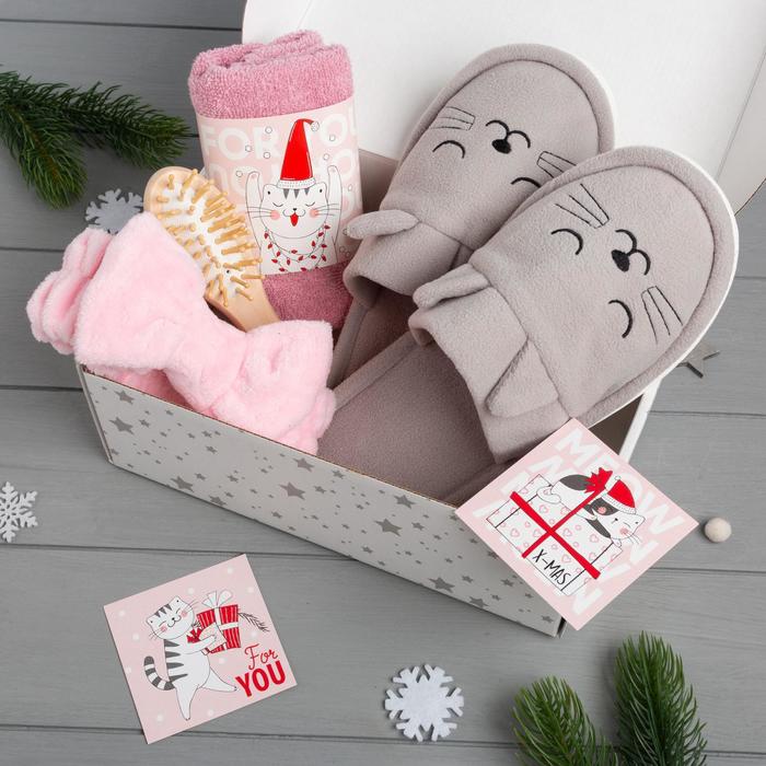 Набор подарочный (Merry catmas) /повязка, полотенце, расчёска, тапочки/ — фото 1