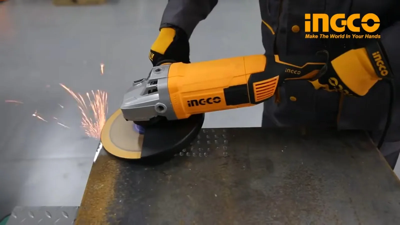 Угловая шлифовальная машина (УШМ) INGCO AG24008 INDUSTRIAL 230 мм 2,4 кВт — фото 4
