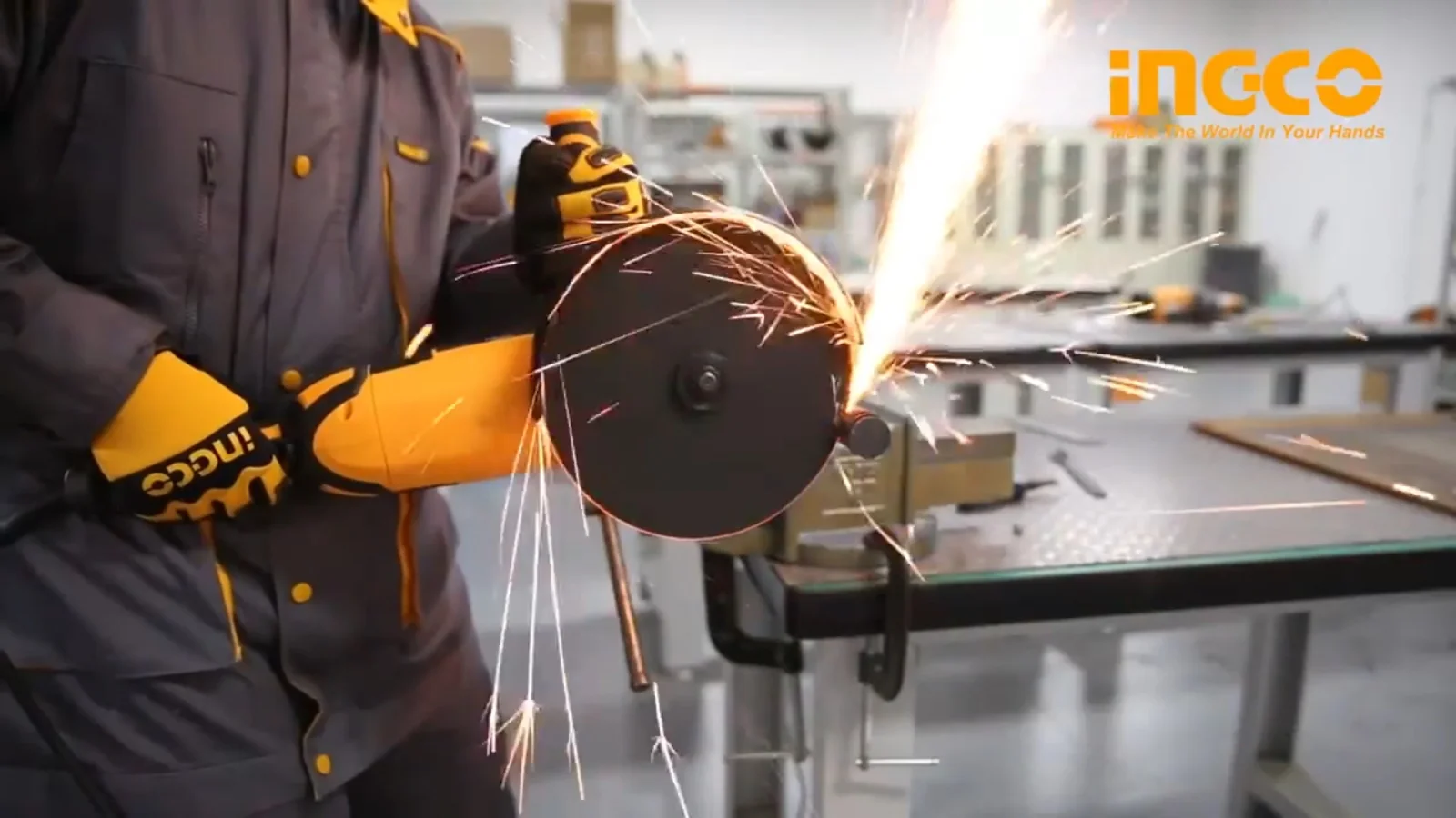 Угловая шлифовальная машина (УШМ) INGCO AG24008 INDUSTRIAL 230 мм 2,4 кВт — фото 8