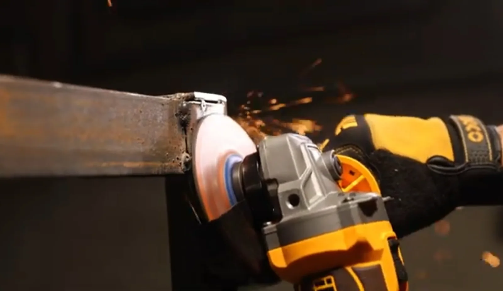 Аккумуляторная угловая шлифовальная машина (УШМ) INGCO CAGLI221253 INDUSTRIAL 20 В 125 мм — фото 15