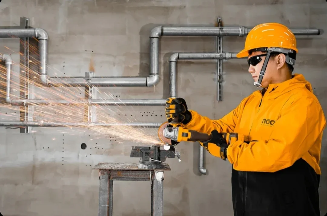 Аккумуляторная угловая шлифовальная машина (УШМ) INGCO CAGLI261521 INDUSTRIAL 20 В 115 мм 1х4 Ач — фото 15